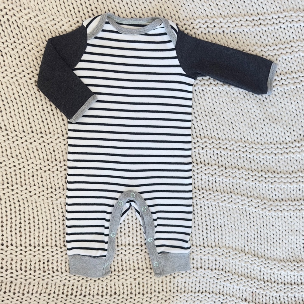 Cloud Island Unisex Baby Stripped 100% Cotton Onesie Size 0-3 Months